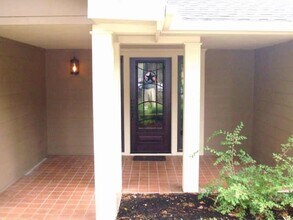 111 Shadylyn Dr in Conroe, TX - Building Photo - Building Photo