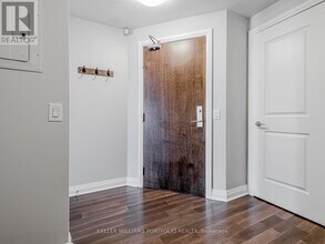 1055-1055 Southdown Rd in Mississauga, ON - Building Photo - Building Photo