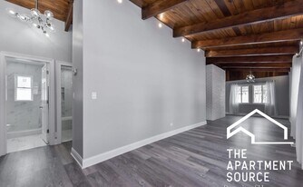 702 Hammerschmidt Ave in Lombard, IL - Building Photo