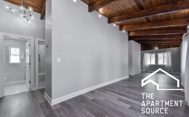 property at 702 Hammerschmidt Ave