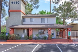 Standard Raintree in Tucson, AZ - Foto de edificio - Building Photo
