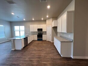 2030 Kenwood Ave in Lubbock, TX - Building Photo - Building Photo