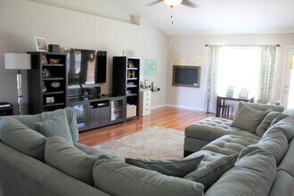 2176 Bromly Dr in Navarre, FL - Building Photo - Building Photo