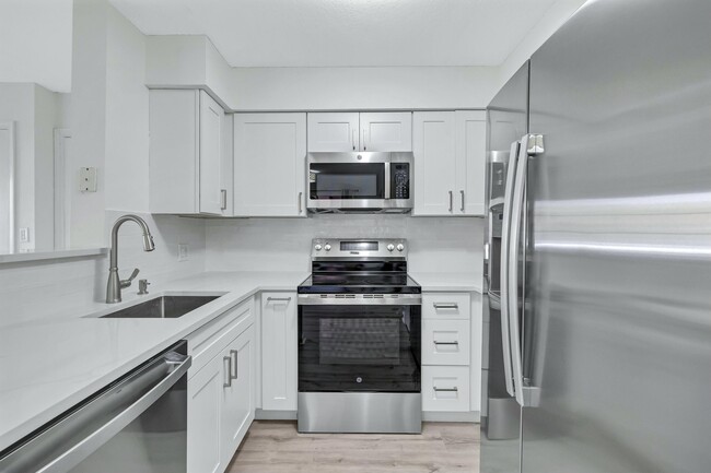 1055 Crystal Way in Delray Beach, FL - Building Photo - Building Photo
