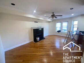 6947 N Oakley Ave, Unit 1 in Chicago, IL - Building Photo - Building Photo