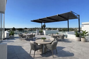 Bedford 46 in Los Angeles, CA - Building Photo