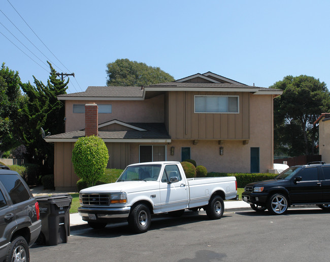 16522 Pro Cir in Huntington Beach, CA - Building Photo - Building Photo