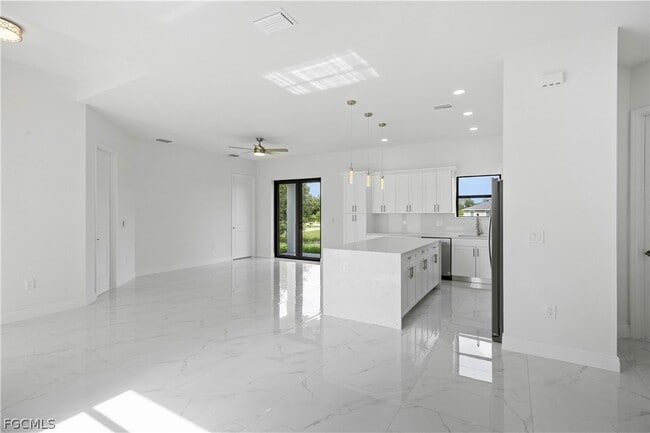 property at 744 Oakridge Ave S