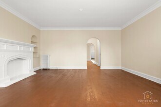 6738 N Rockwell St in Chicago, IL - Building Photo - Building Photo