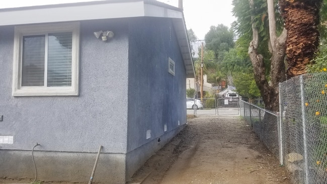 812 N Main St in Piru, CA - Building Photo - Building Photo