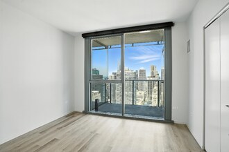 83 E Wacker Pl in Chicago, IL - Building Photo - Building Photo