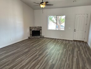 1034 E Adams St in Snowflake, AZ - Foto de edificio - Building Photo