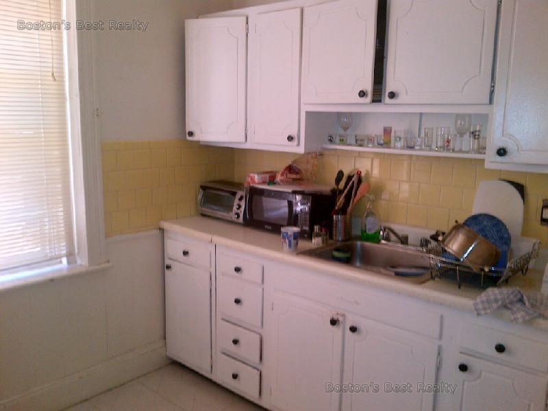 17 Lothian Rd-Unit -303 in Boston, MA - Building Photo