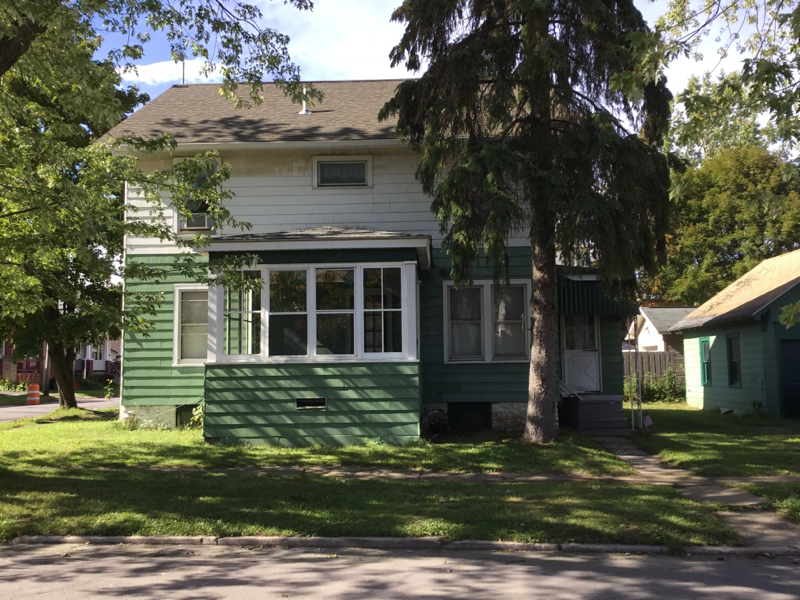 2002 Caroline St in Utica, NY - Building Photo