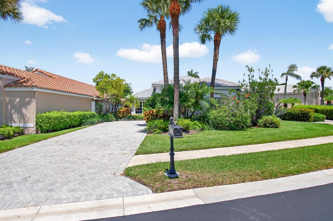 property at 11942 Fountainside Cir
