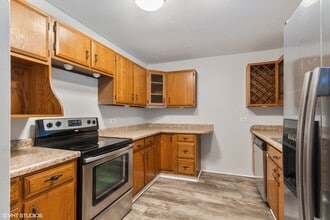 1295 N Sterling Ave in Palatine, IL - Building Photo - Building Photo