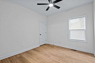 1318 House St in Columbia, SC - Foto de edificio - Building Photo