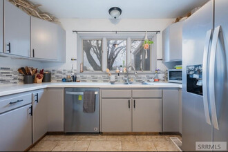 5000 Pleasant View Dr in Pocatello, ID - Building Photo - Building Photo