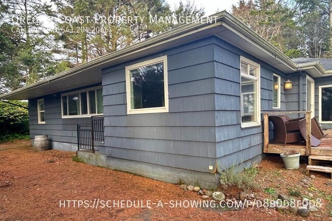 3251 SE Dune Ave in Lincoln City, OR - Building Photo - Building Photo