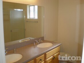 10221 N 87th Ln in Peoria, AZ - Building Photo - Building Photo