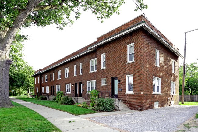 341 W Harrison Ave in Royal Oak, MI - Building Photo - Building Photo