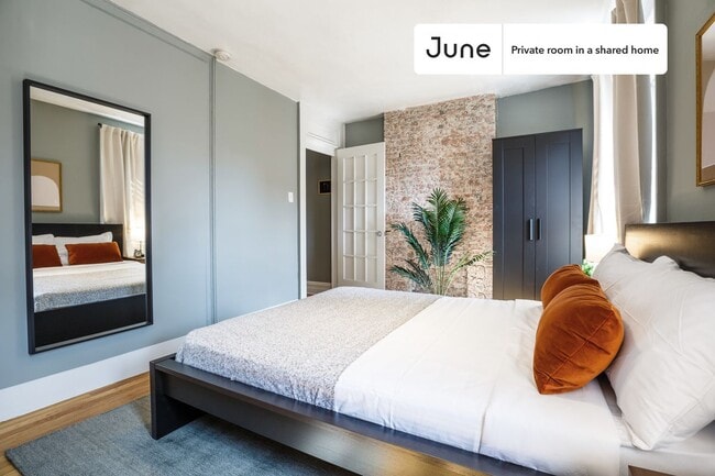 Room in Shared 4 bed/1 bath home, Unit D in New York, NY - Building Photo - Building Photo