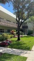 4017 N Cypress Dr in Pompano Beach, FL - Building Photo