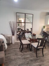 542 N Shelton St in Burbank, CA - Building Photo - Building Photo