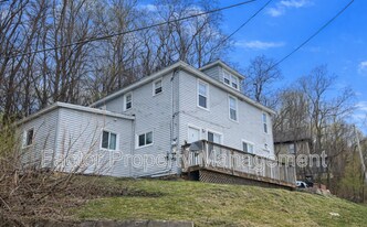 103 Locust St in Mankato, MN - Building Photo