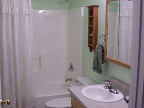 211 Heritage Ln in Aztec, NM - Building Photo - Building Photo