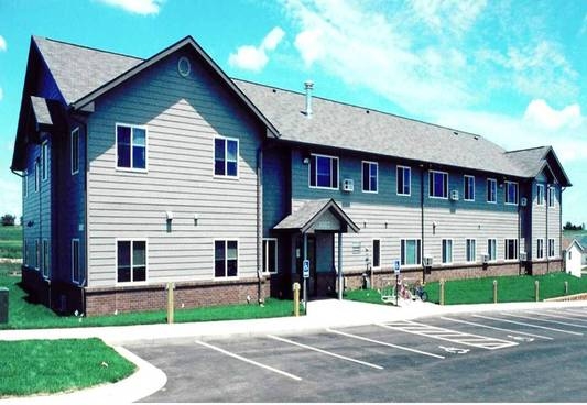 SUTTON PLACE APARTMENTS in Yankton, SD - Building Photo