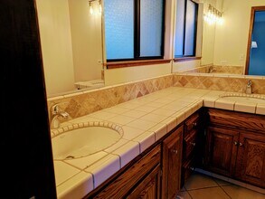 85 Woodside Dr in San Anselmo, CA - Foto de edificio - Building Photo