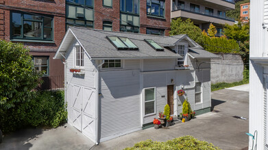 Ballard Howe House Apartments in Seattle, WA - Building Photo - Building Photo