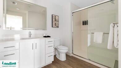 1950 Mayfair St, Unit 818 in Naples, FL - Foto de edificio - Building Photo