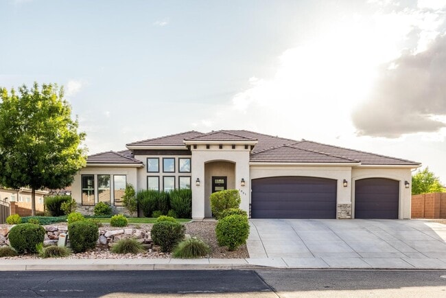 property at 1861 N Mountain View Dr