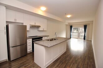 33 Creekbank Rd in Toronto, ON - Building Photo - Building Photo