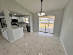 2040 NE 5th Terrace in Cape Coral, FL - Foto de edificio - Building Photo