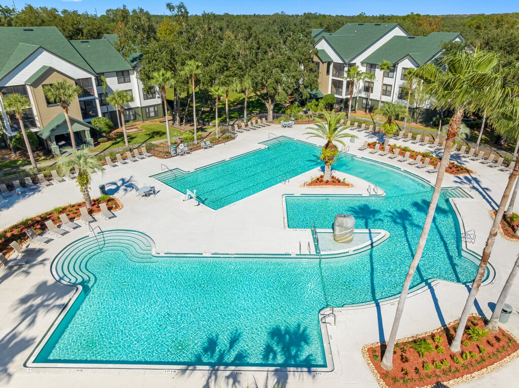 Forest Lake Student Housing Apartments in Lutz, FL