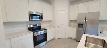 8174 Horsebit Cir in Jacksonville, FL - Building Photo - Building Photo