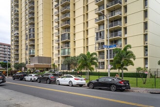 Century West in Honolulu, HI - Building Photo - Building Photo