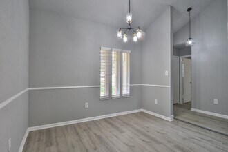 501 Point Clear Dr in Friendswood, TX - Building Photo - Building Photo