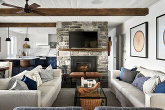 33 Chem. des Sittelles, Unit SI ID1340608P in Val-des-monts, QC - Building Photo - Building Photo