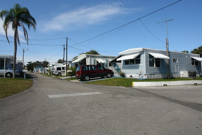 506 5th Ave W in Palmetto, FL - Foto de edificio - Building Photo