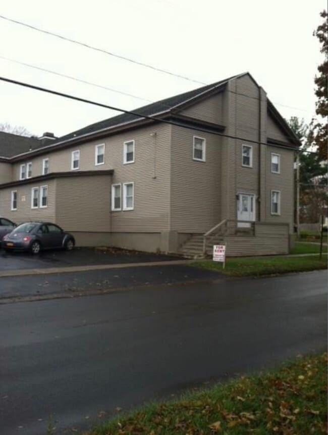 49 Tappan St in Baldwinsville, NY - Building Photo - Building Photo