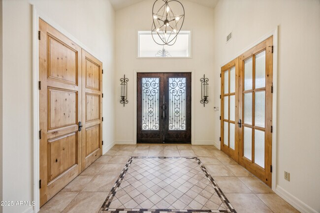 property at 5302 E Mercer Ln