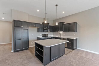 610 Foxhill Dr, Unit 610 in Crescent Spgs, KY - Foto de edificio - Building Photo