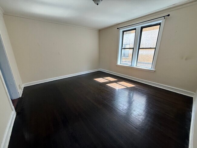 1026 E Hyde Park Blvd in Chicago, IL - Building Photo - Building Photo