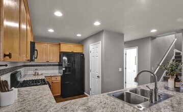 3645 SE Midvale Dr in Corvallis, OR - Building Photo - Building Photo