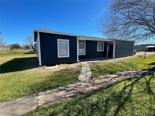 property at 1723 W 5th St