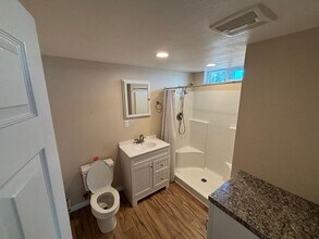 13883 Hackett St in Hanford, CA - Building Photo - Building Photo